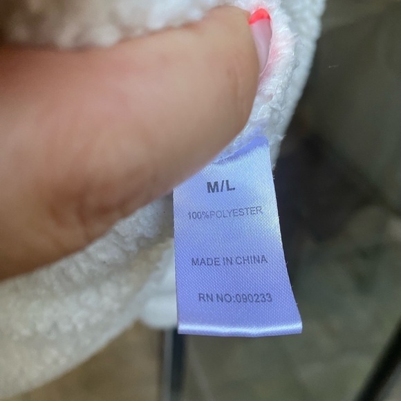 Pac Sun Unisex Faux Fur White Shacket I Size: M/L - Picture 14 of 14